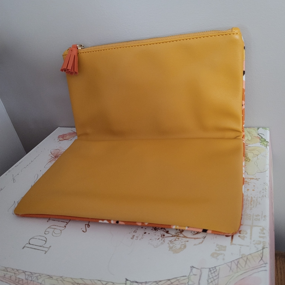 Rachel Pally Clutch 🌻 - Picture 4 of 7